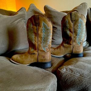 Women’s Ariat size 10 boots. ❗️Waterproof❗️